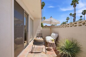 Terrace/patio - Mid-Century Retreat Near El Paseo (Palm Desert)