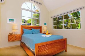 Iron/ironing board, WiFi, bed sheets - Hispaniola • Beach walk • Mega private pool • 3 BR (Sosúa)