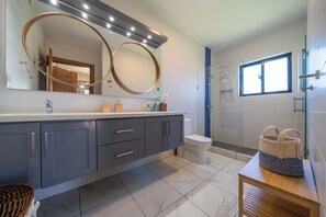Shower, shampoo - Elegance, Comfort, Location, 4BR Villa (Cabarete)