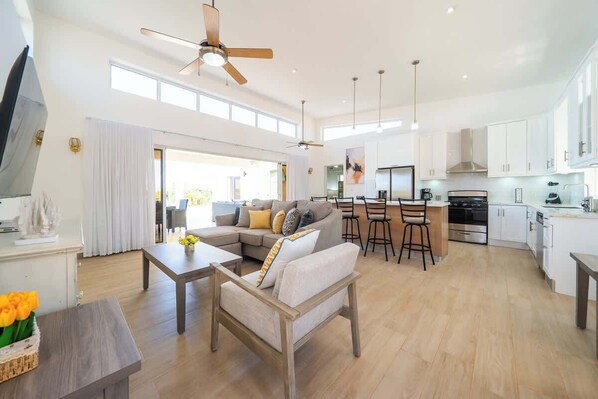 TV - Luxury 3-bedroom Casa Linda. (Sosúa)