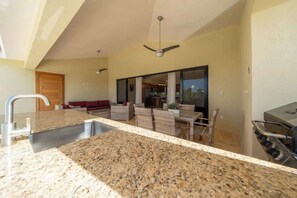 Outdoor dining - Luxury 3-bedroom villa in Casa Linda. (Sosúa)