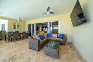 TV - Private Oasis — 3 King Suites — Brand New. (Sosúa)