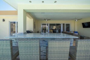 Terrace/patio - Private Oasis — 3 King Suites — Brand New. (Sosúa)