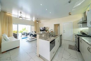 Fridge, microwave, oven, stovetop - Luxury • Infinity Pool • Exclusive • 2BR (Sosúa)
