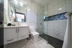 Shower - New • All King • A/C in Living Room • Privacy (Sosúa)