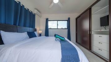 Iron/ironing board, WiFi, bed sheets