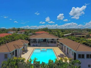 Pool - 6BR • Jacuzzi • Ocean View • Solar Backup Power (Sosúa)