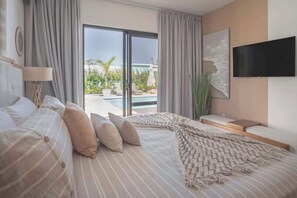 Iron/ironing board, WiFi - A/C in Living Room • Luxury • Guest House. (Sosúa)