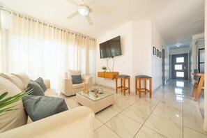TV - Stylish Getaway — Intimate Stay — Sosúa Vibes. (Sosúa)