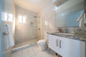 Shower - Stylish Getaway — Intimate Stay — Sosúa Vibes. (Sosúa)