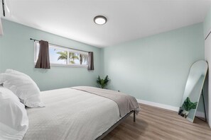 3 bedrooms, iron/ironing board, WiFi, bed sheets - 3BR Home w Foosball, Yard, Near Disneyland (Anaheim)