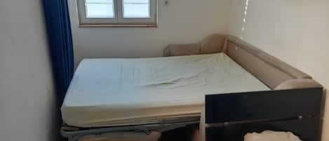 WiFi, bed sheets