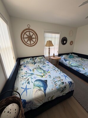 Iron/ironing board, WiFi, bed sheets - Spacious 5-bedroom  single family house in beautiful North Wildwood (North Wildwood)