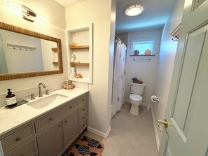 Bathroom - Spacious 5-bedroom  single family house in beautiful North Wildwood (North Wildwood)