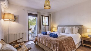 In-room safe, iron/ironing board, free WiFi, bed sheets - Villa Siempre Contigo (Javea)