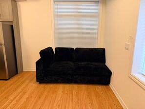 Living area - Peaceful Kitchener Getaway 5BR Home w/ BBQ & Modern Kitchen (Kitchener)