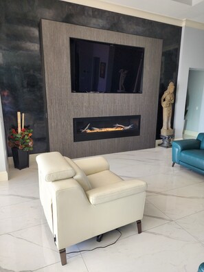 Interior - Modern House On water Gulf Acess Heated pool & Hot tub (Cape Coral)