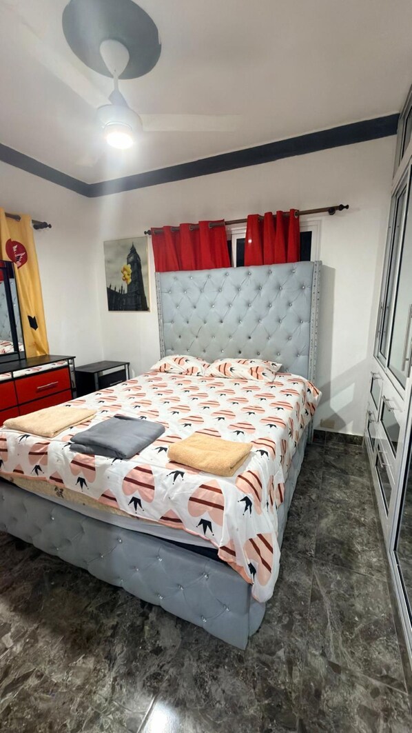 Estudio clásico | Cortinas blackout y wifi gratis
