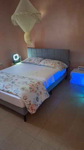 3 chambres, fer et planche à repasser, accès au Wi-Fi (inclus)