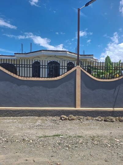 Delightful 3-bedroom house and two(2) baths in Cap Haitian. Wifi and TV Included