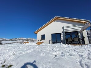 Exterior - The Eagle's View – warm and welcoming chalet with panoramic mountain views (Jarjayes)