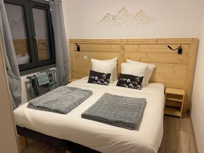 Room - The Eagle's View – warm and welcoming chalet with panoramic mountain views (Jarjayes)