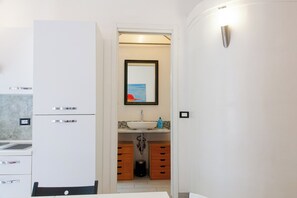 Shower, bidet, towels, toilet paper - 5 minutes from milan central station- 3 minutes from piazza repubblica- comfort (Milano)