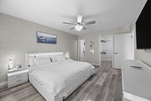 2 bedrooms, Internet, bed sheets - Modern Walls (Evans)