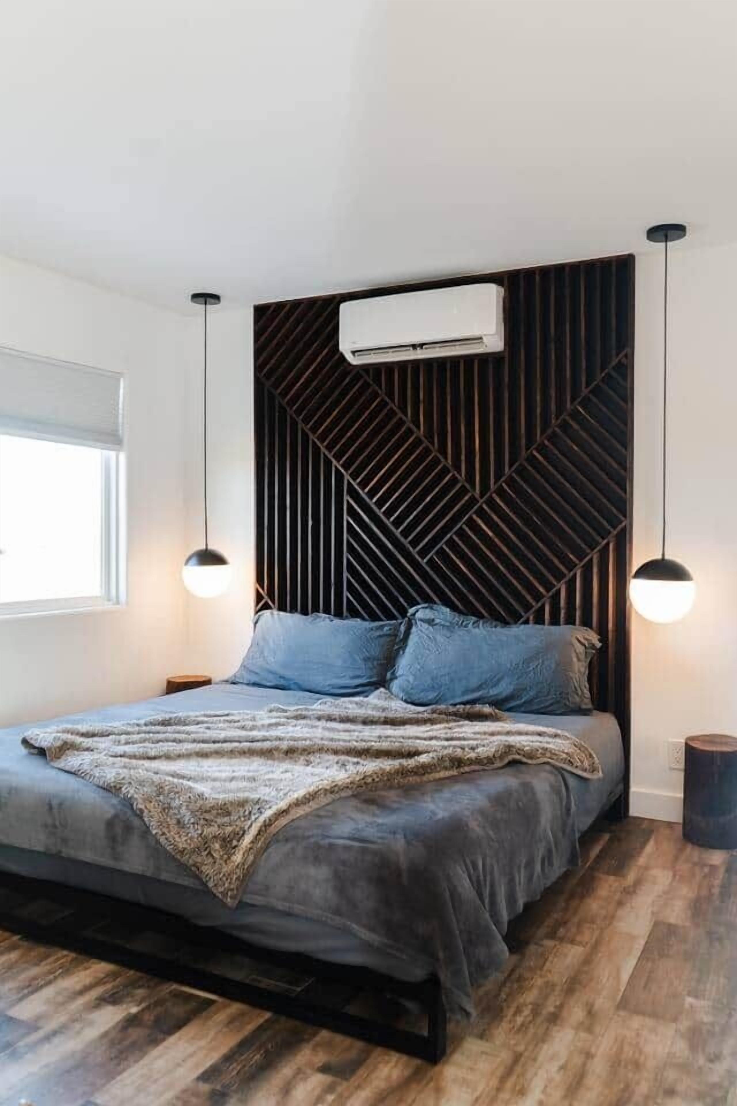 1 slaapkamer, een strijkplank/strijkijzer