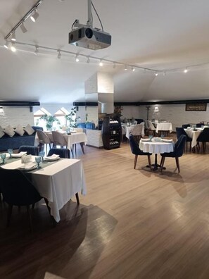 Dining - Very Well Guest House (Bakı)
