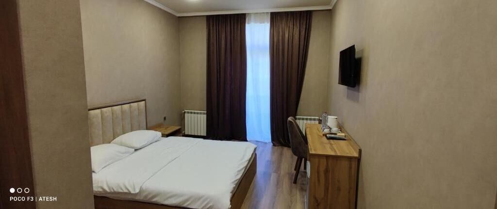 In-room safe, desk, laptop workspace, free WiFi