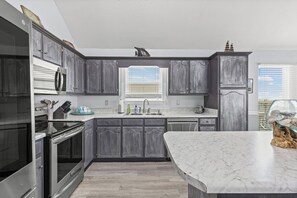 Fridge, microwave, oven, stovetop - Catch & Release ~ Bay Front ~ Sleeps 12 (Dauphin Island)