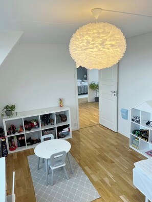 3 chambres, fer et planche à repasser, Wi-Fi, draps fournis