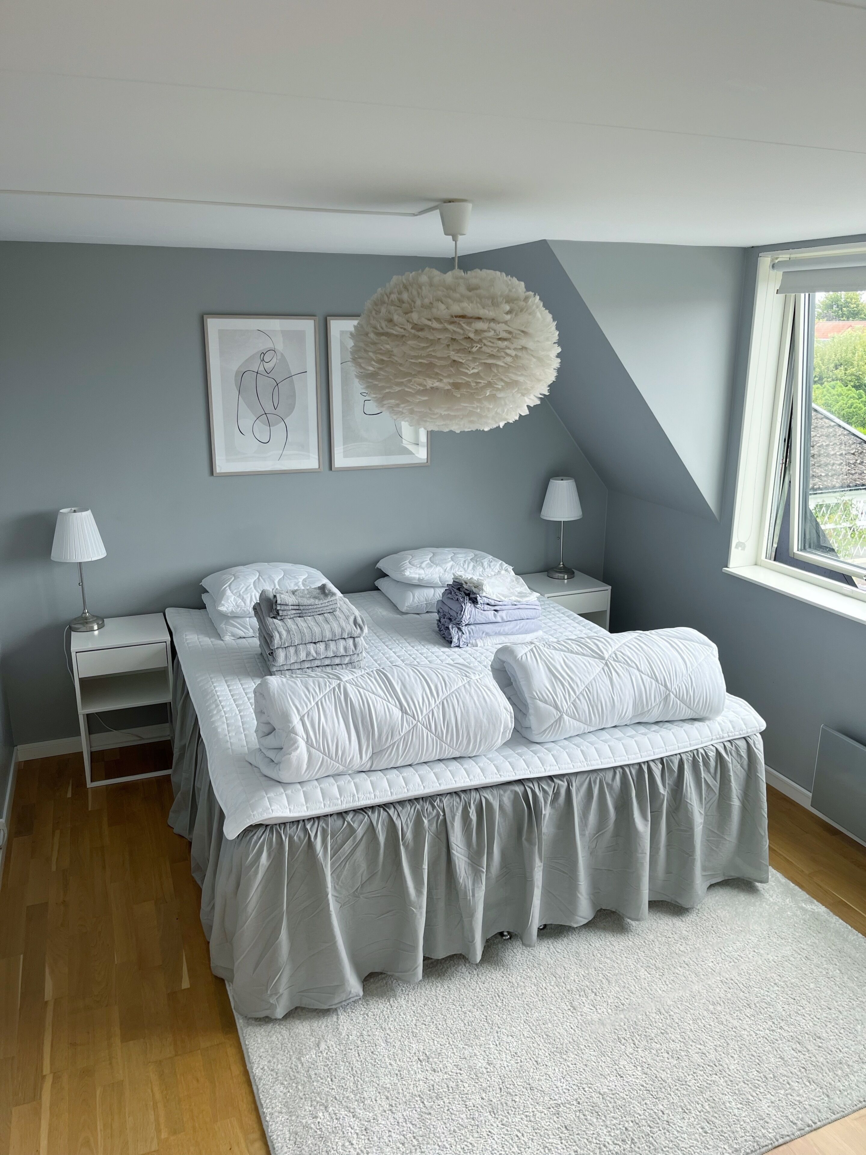 3 chambres, fer et planche à repasser, Wi-Fi, draps fournis
