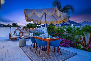 Outdoor dining - Luxury Tropical Oasis Saltwater Pool + Game Room (Largo)