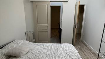 3 dormitorios, tabla de planchar con plancha, wifi y ropa de cama