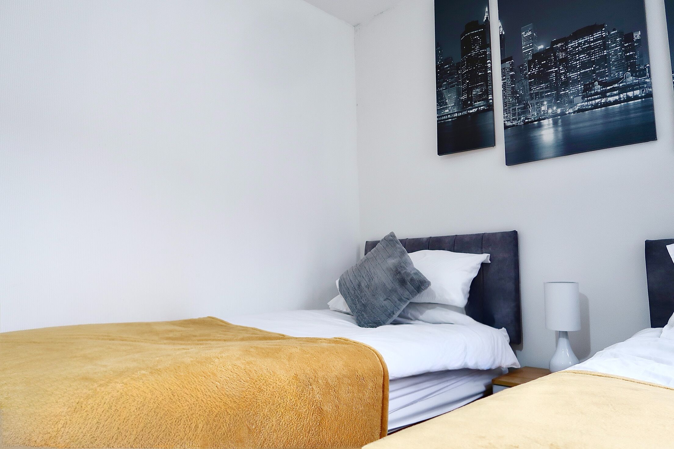 3 Schlafzimmer, Zimmersafe, Schreibtisch, Bügeleisen/Bügelbrett