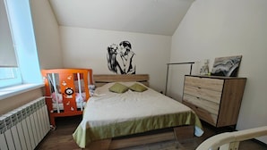 2 habitaciones, tabla de planchar con plancha, internet y ropa de cama 