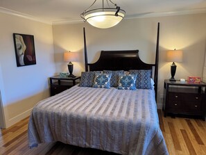 Iron/ironing board, bed sheets - Sparkling large apt w/S.F. Bay Views on most exclusive street, No.Berkeley Hills (Berkeley)