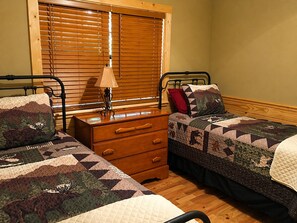 3 habitaciones, tabla de planchar con plancha y acceso a internet 