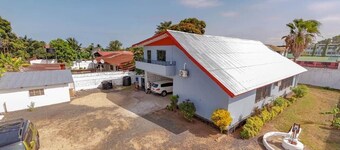 Monrovia Executive Home  - Fast Internet