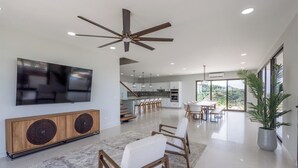 Interior - Casa Bella Luxury Privacy & Unforgettable Sunsets. (Playa Flamingo)