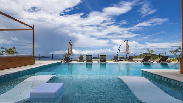 Outdoor pool - Casa Bella Luxury Privacy & Unforgettable Sunsets. (Playa Flamingo)