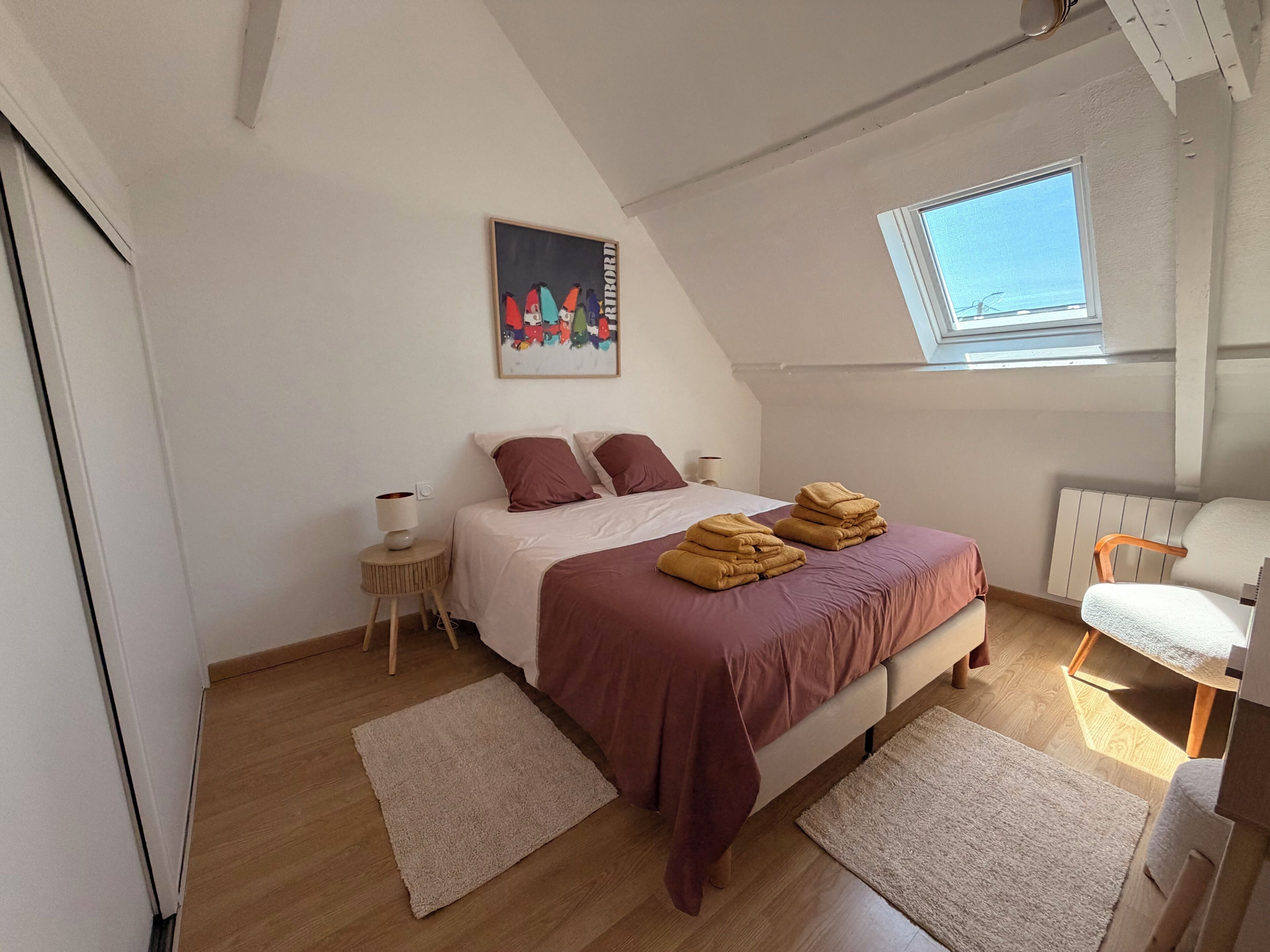 1 slaapkamer, een strijkplank/strijkijzer, reisbedje, gratis wifi