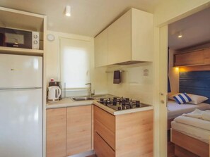 Mobile Home | Private kitchen - Relaxing Premium Family Lounge (Brtonigla)