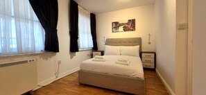 2 bedrooms, WiFi, bed sheets - Finetouch Apartments (London)