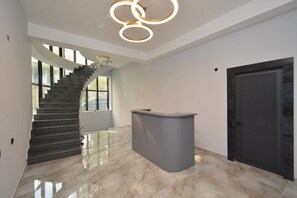 Lobby - RICH apart&hotel (Yerevan)