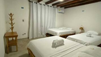 Family Quadruple Room | WiFi (free), individually furnished, bed sheets