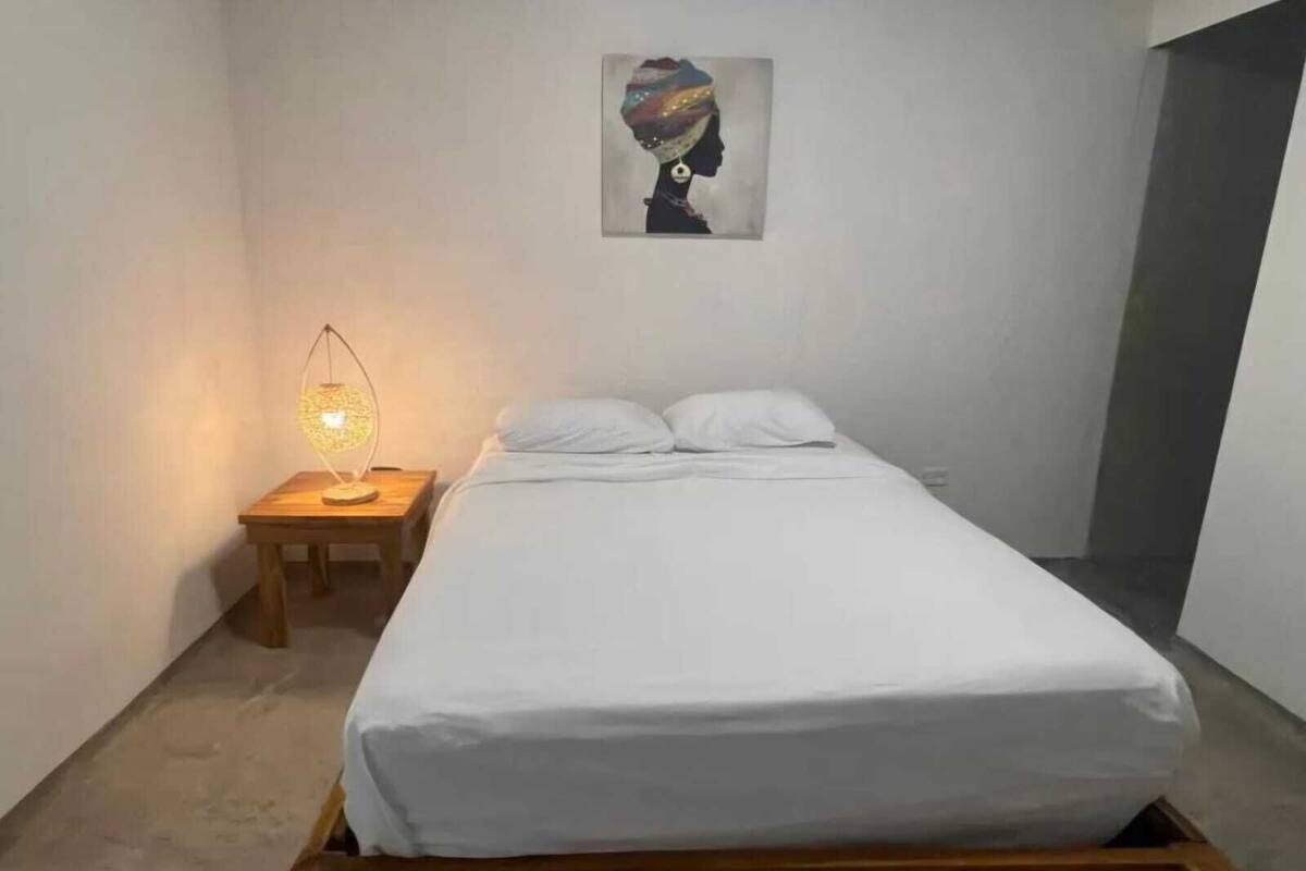 Classic Double Room | WiFi (free), individually furnished, bed sheets