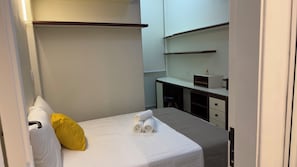 3 bedrooms, iron/ironing board, WiFi, bed sheets - Copacabana Classic (Rio de Janeiro)